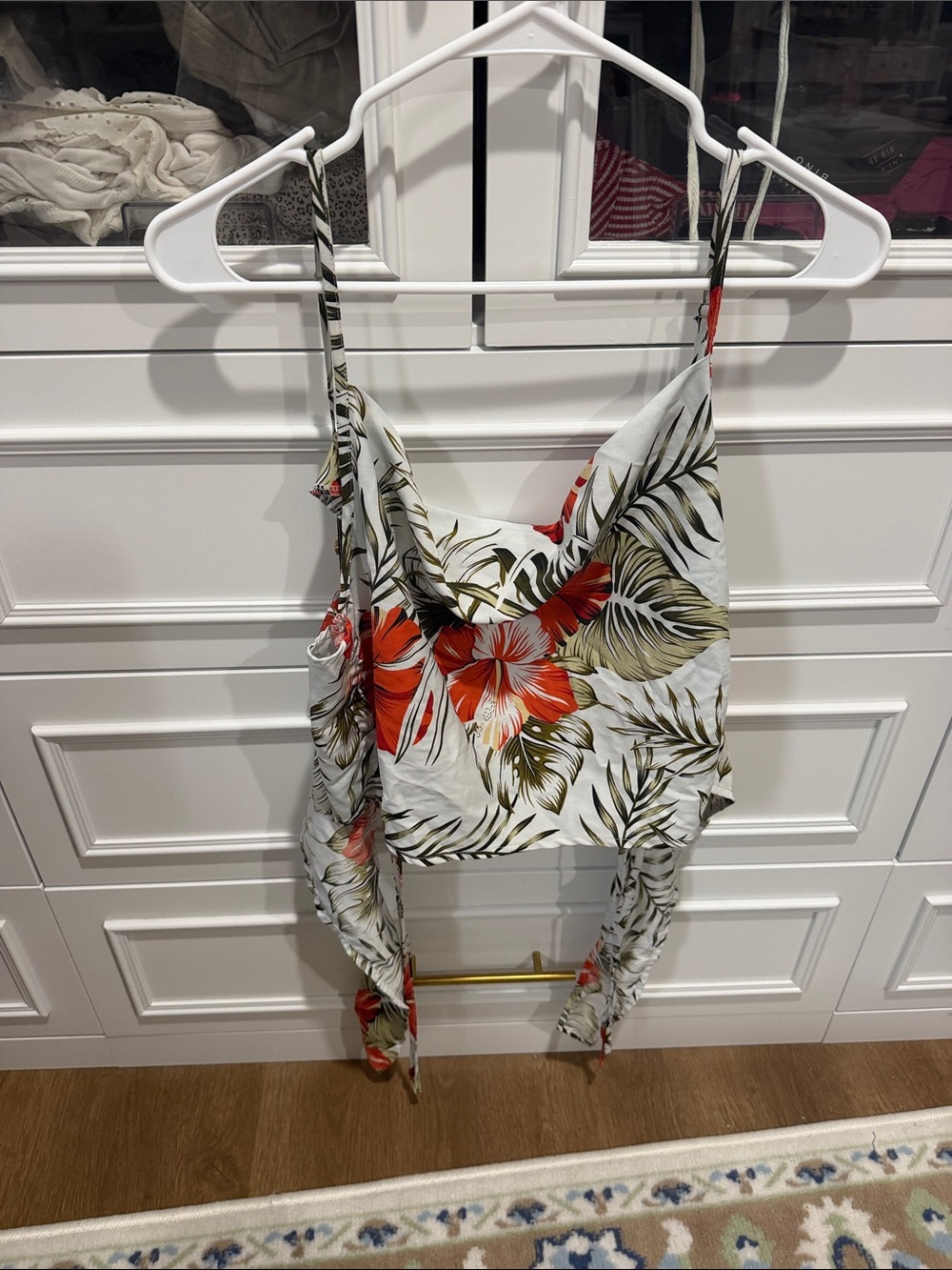 SHEIN White Tropical Floral Tie-Front Cami with Red Flowers
